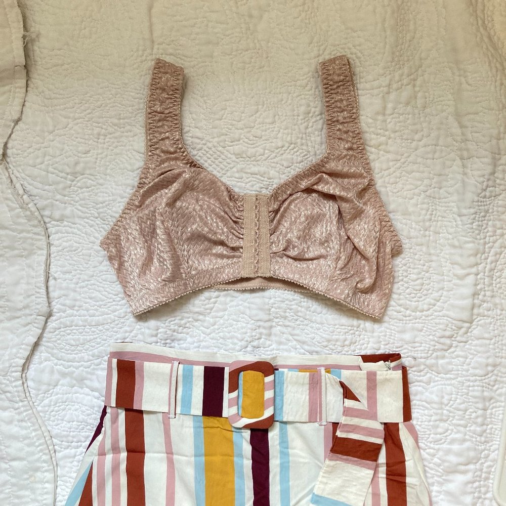 VINTAGE STYLE  BRA - SIZE 38 - SILK SATINY FABRIC